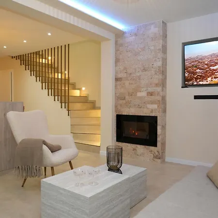 Luxia Private Estate Sauna & Pool X Jacuzzi With Fireplace Outdoor Lounge *