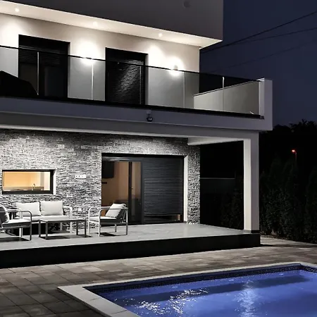 Luxia Private Estate Sauna & Pool X Jacuzzi With Fireplace Outdoor Lounge Villa