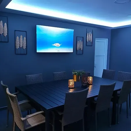 Luxia Private Estate Sauna & Outdoor Lounge With Fireplace