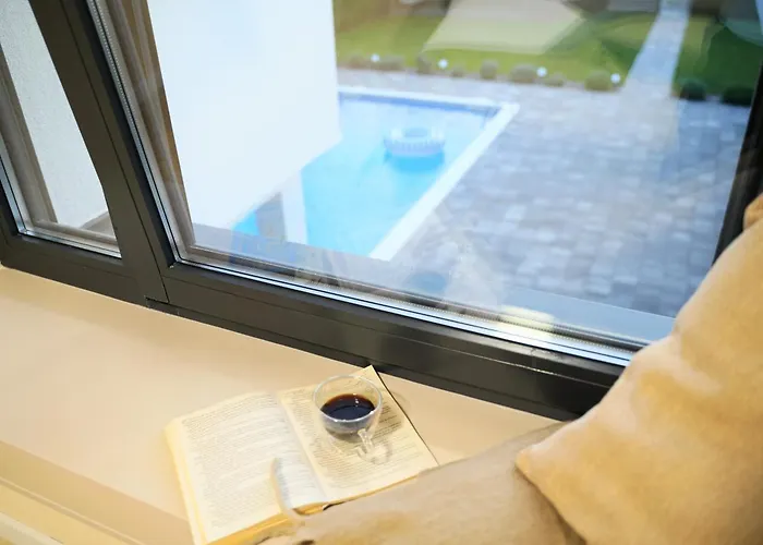 Luxia Private Estate Sauna & Pool X Jacuzzi With Fireplace Outdoor Lounge 别墅 *