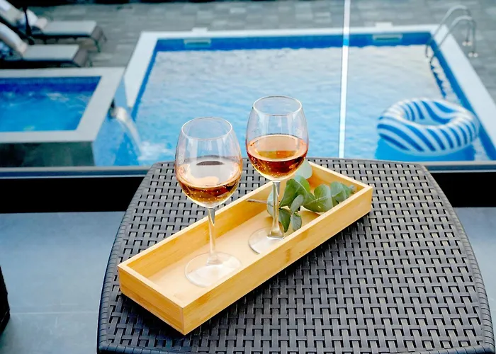 Luxia Private Estate Sauna & Pool X Jacuzzi With Fireplace Outdoor Lounge 别墅 *