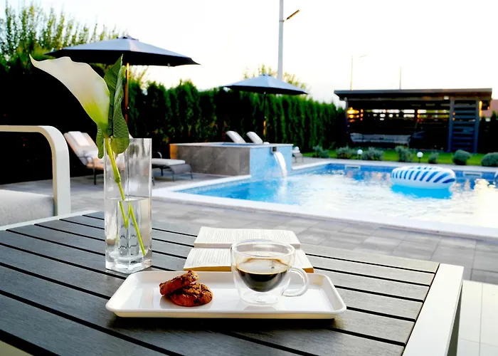 Luxia Private Estate Sauna & Pool X Jacuzzi With Fireplace Outdoor Lounge 别墅 *